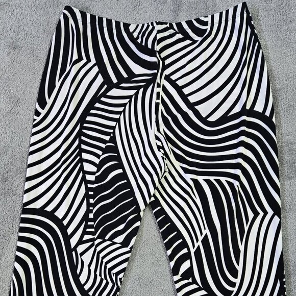Chico's Travelers NWT Black White Abstract Swirl Pull On No Tummy Pants PETITE - Picture 5 of 9